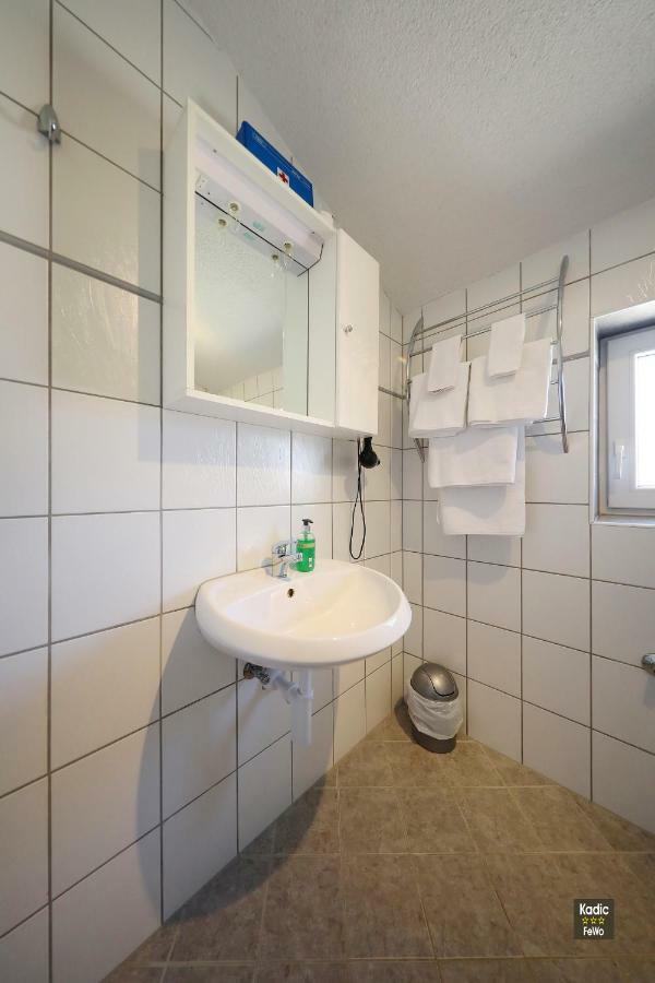 Apartment Gordana Vir Zewnętrze zdjęcie